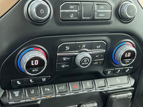 Used 2022 Chevrolet Silverado 3500 High Country w/ Z71 Off-Road Package image 21