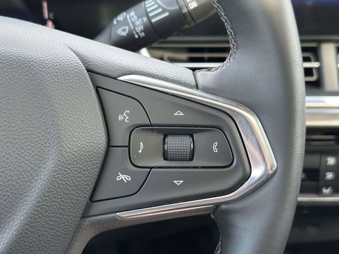Used 2024 Chevrolet Trax ACTIV w/ Sunroof Package FWD image 24