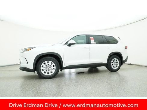 Certified 2024 Toyota Grand Highlander XLE image 18
