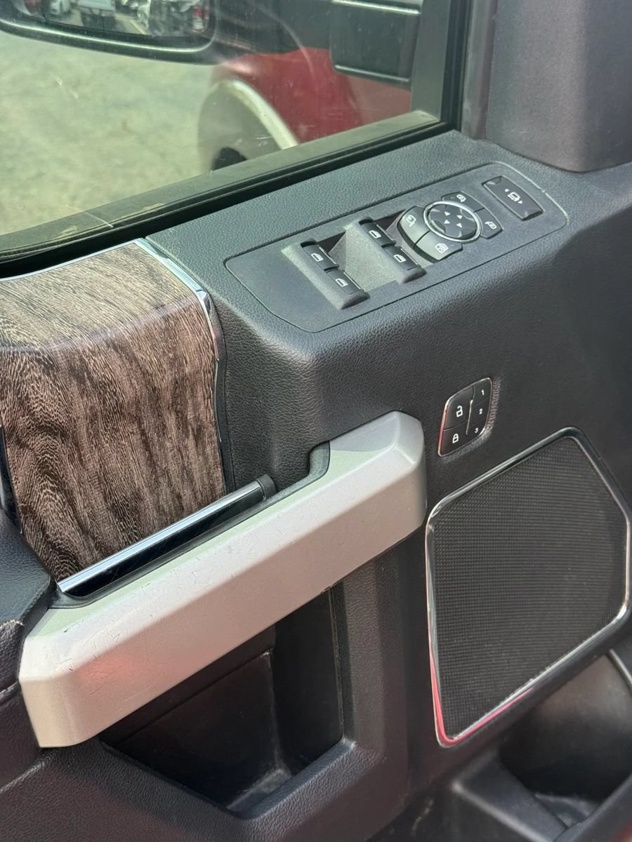Used 2019 Ford F350 Lariat w/ Lariat Value Package AWD/4WD image 18