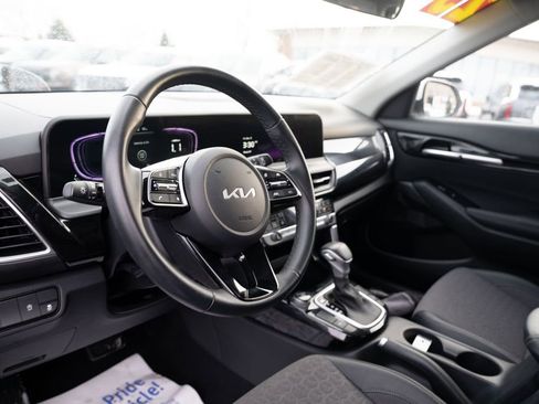 Used 2025 Kia Seltos S image 19