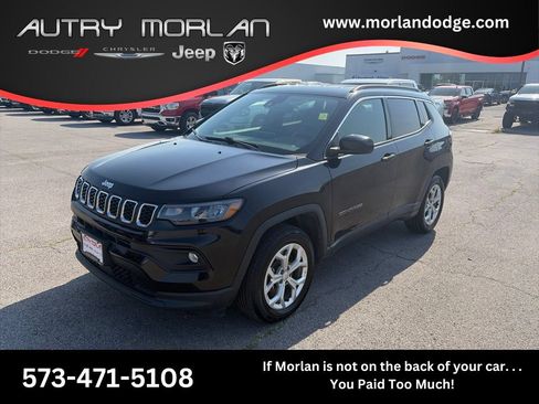 Used 2024 Jeep Compass Latitude AWD/4WD image 1