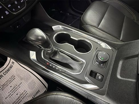 Used 2018 Chevrolet Traverse Premier w/ Driver Confidence II Package image 25