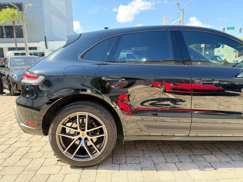 Used 2022 Porsche Macan AWD/4WD image 19