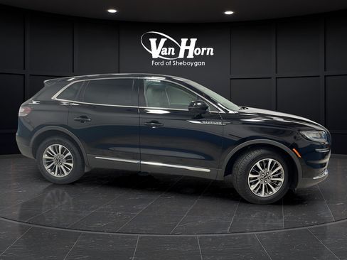 Used 2023 Lincoln Nautilus AWD w/ Premium Package image 8