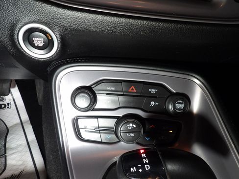 Used 2023 Dodge Challenger SXT image 15