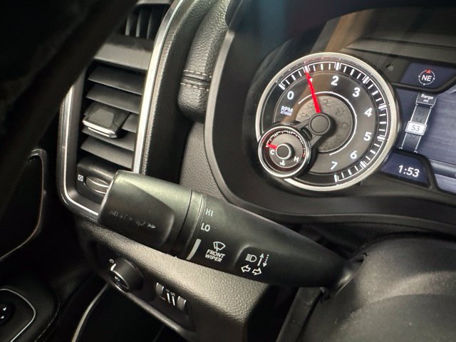Used 2019 RAM 1500 Laramie AWD/4WD image 38