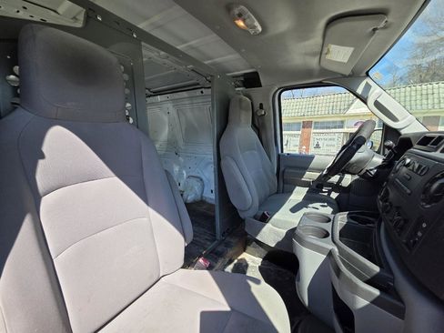 Used 2013 Ford E-250 and Econoline 250 w/ PWR Group RWD image 18