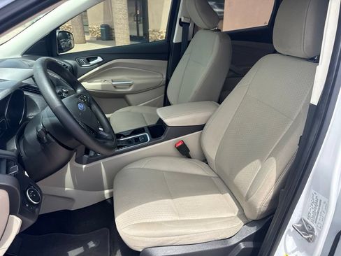 Certified 2019 Ford Escape SE FWD image 32