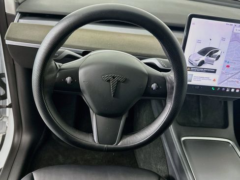 Used 2021 Tesla Model Y Long Range AWD/4WD image 16