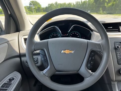 Used 2014 Chevrolet Traverse LS FWD image 13