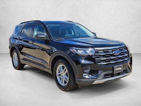 New 2026 Ford Explorer Active RWD image 7