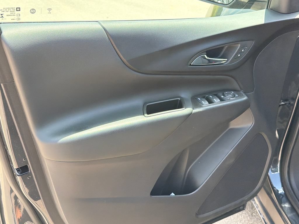 Used 2023 Chevrolet Equinox LT FWD image 10