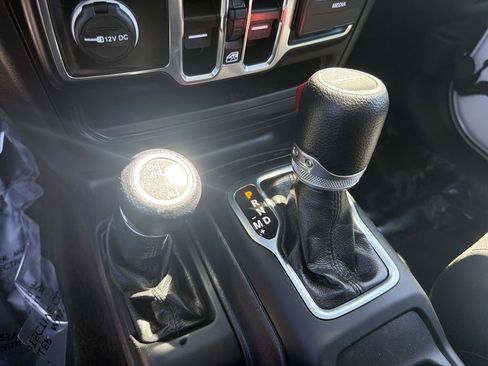 Used 2022 Jeep Gladiator Sport AWD/4WD image 24