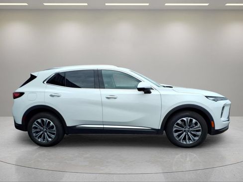 Used 2024 Buick Envision Preferred AWD/4WD image 2