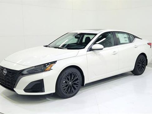 Certified 2026 Nissan Altima 2.5 SV w/ SV Special Edition Package FWD image 3