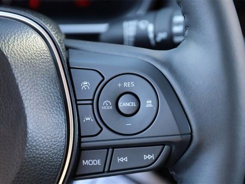 Certified 2026 Toyota Corolla Cross XLE image 18