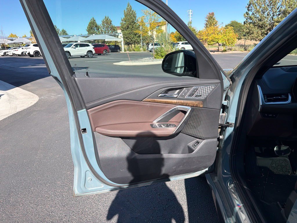Used 2023 BMW X1 xDrive28i w/ Premium Package AWD/4WD image 9