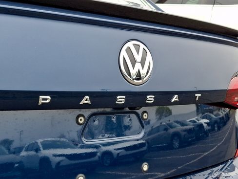 Used 2021 Volkswagen Passat 2.0T R-Line FWD image 32
