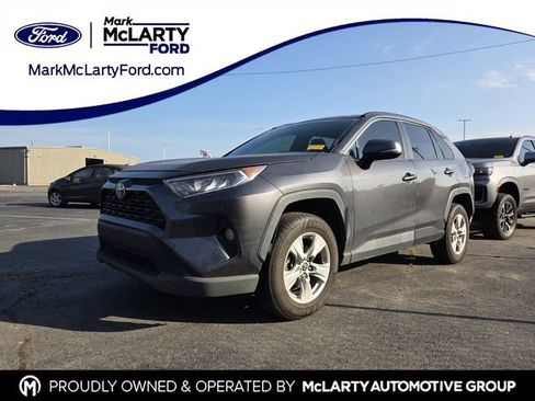 Used 2021 Toyota RAV4 XLE FWD image 1