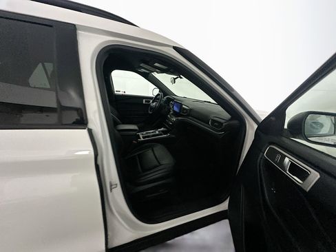 Used 2020 Ford Explorer XLT w/ Equipment Group 202A image 33