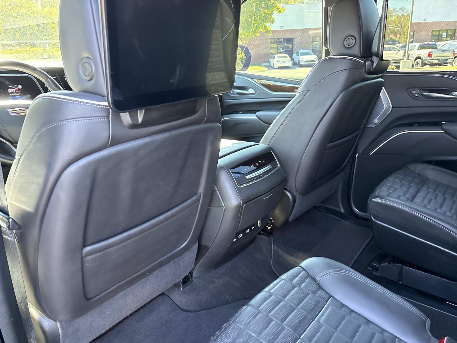 Used 2024 Cadillac Escalade Sport Platinum AWD/4WD image 31