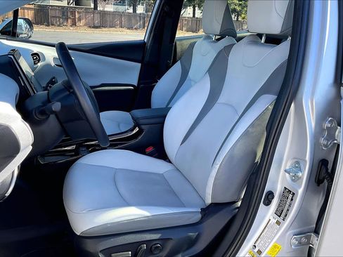 Used 2020 Toyota Prius Prime Limited image 27