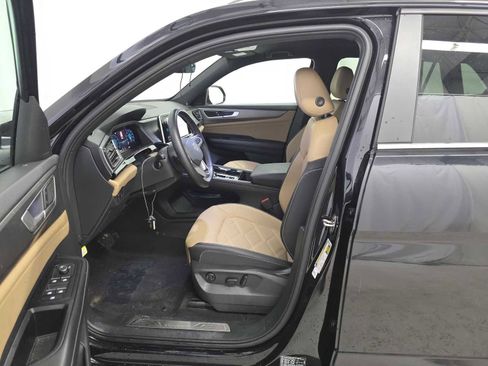 Used 2024 Volkswagen Atlas Cross Sport SE image 7