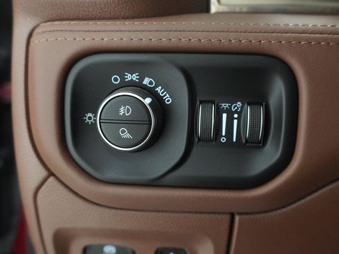 Used 2020 RAM 1500 Limited AWD/4WD image 9