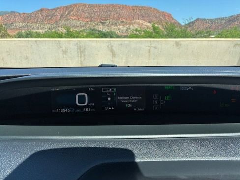 Used 2018 Toyota Prius Four Touring image 12