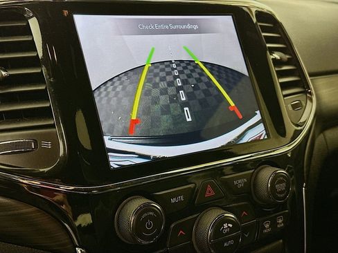 Certified 2022 Jeep Grand Cherokee Laredo X image 23