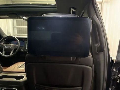 Used 2023 GMC Yukon Denali Ultimate image 17