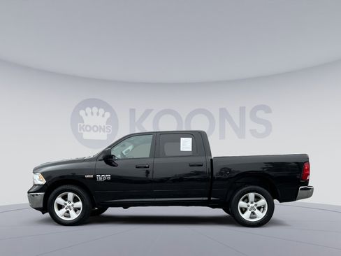 Used 2023 RAM 1500 Classic SLT image 2