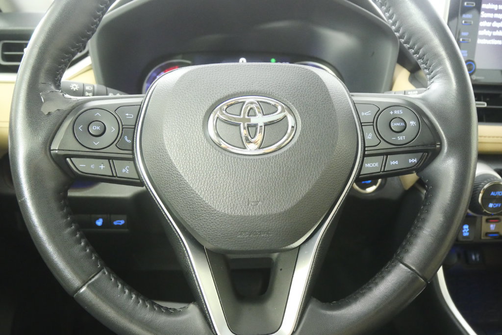 Used 2019 Toyota RAV4 Limited w/ Cold Weather Package FWD image 21