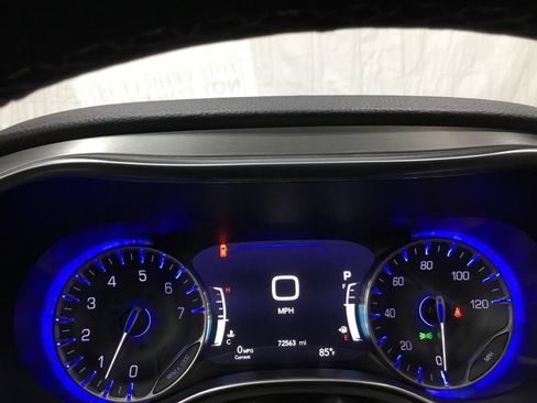 Used 2022 Chrysler Pacifica Limited w/ S Appearance Package FWD image 41