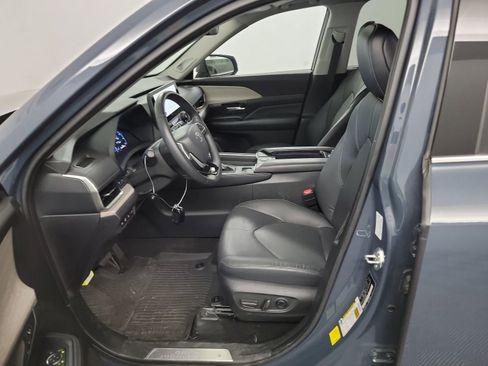 Used 2024 Toyota Grand Highlander Limited image 7