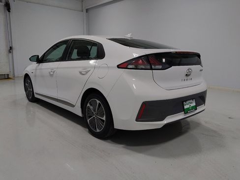 Used 2020 Hyundai Ioniq SE image 5