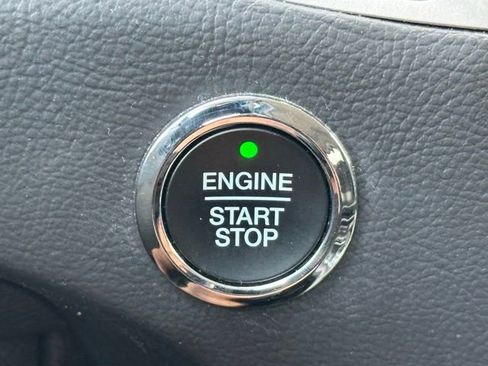 Used 2024 Ford Edge SEL image 12