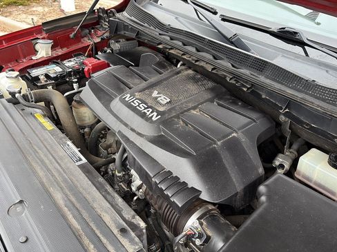 Used 2020 Nissan Titan SV w/ SV Convenience Package image 10