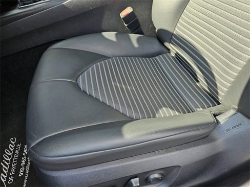 Used 2024 Toyota Camry SE image 12