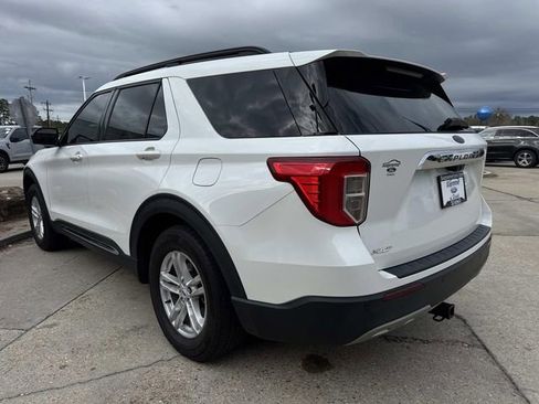 Used 2023 Ford Explorer XLT w/ Equipment Group 202A image 4