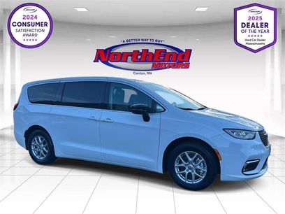 Used 2024 Chrysler Pacifica Touring-L