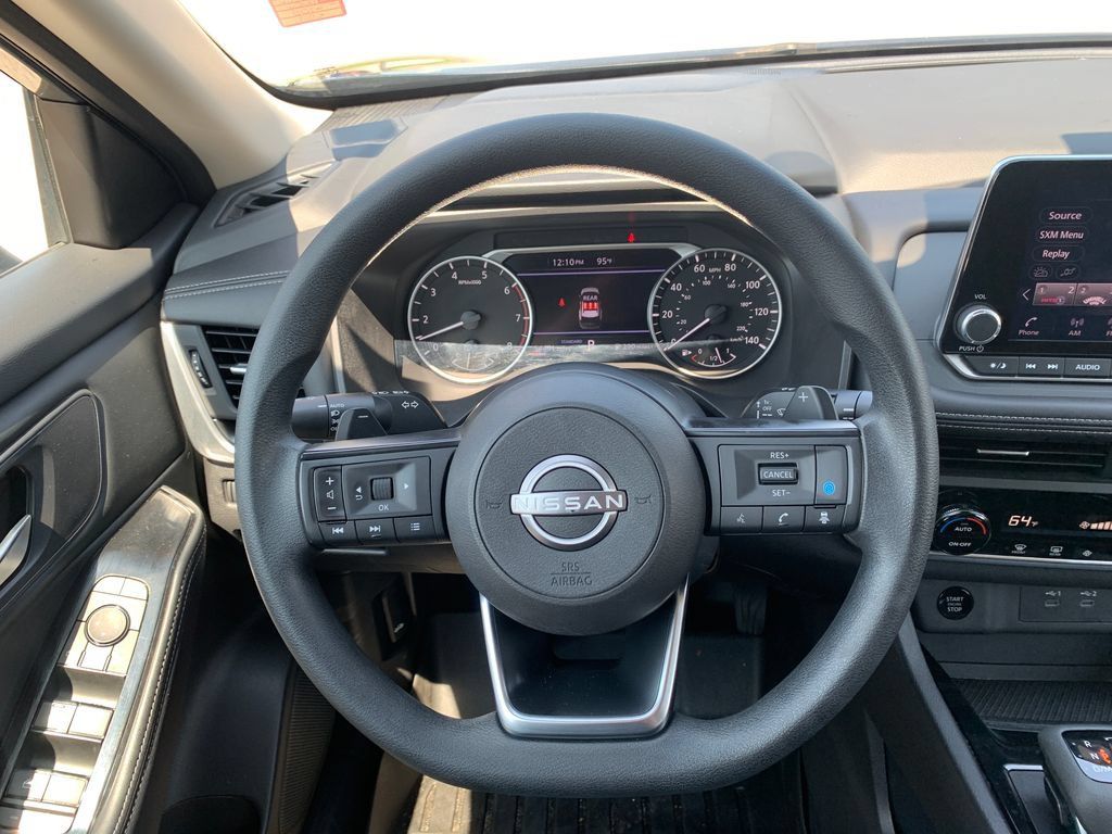 Used 2024 Nissan Rogue SV FWD image 12
