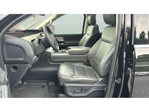 Used 2025 Ford Expedition Active AWD/4WD image 12