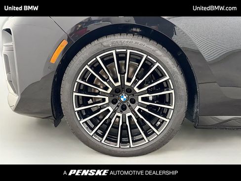 New 2026 BMW i7 eDrive50 w/ Executive Package image 2