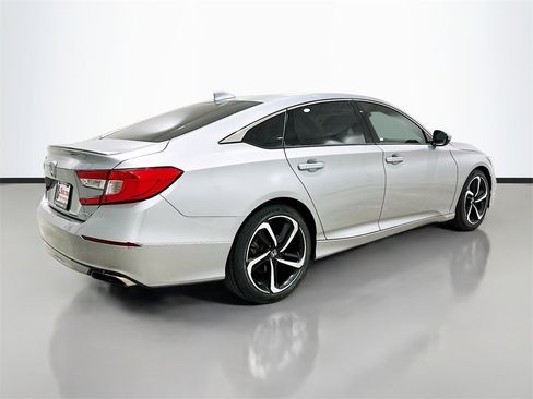 Used 2019 Honda Accord Sport image 7