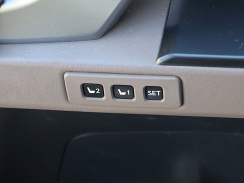 Used 2023 Lexus GX 460 Luxury w/ Accessory Package image 14