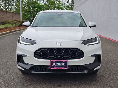 Used 2025 Honda HR-V LX image 8