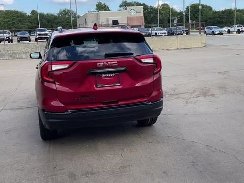 Used 2023 GMC Terrain SLE w/ Driver Convenience Package FWD image 7
