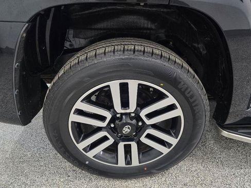 Used 2018 Toyota 4Runner Limited AWD/4WD image 33
